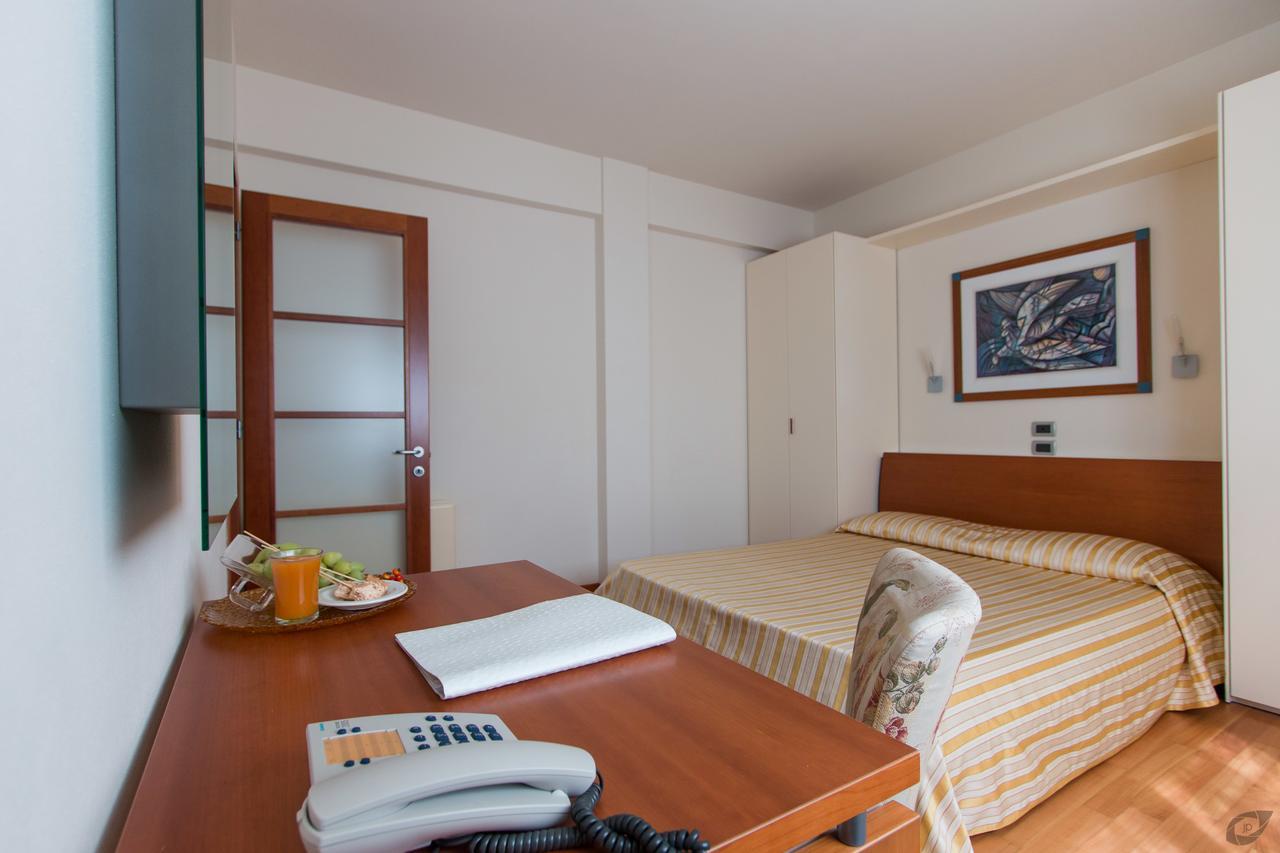 Verdeluna Aparthotel Marina di Pietrasanta Luaran gambar
